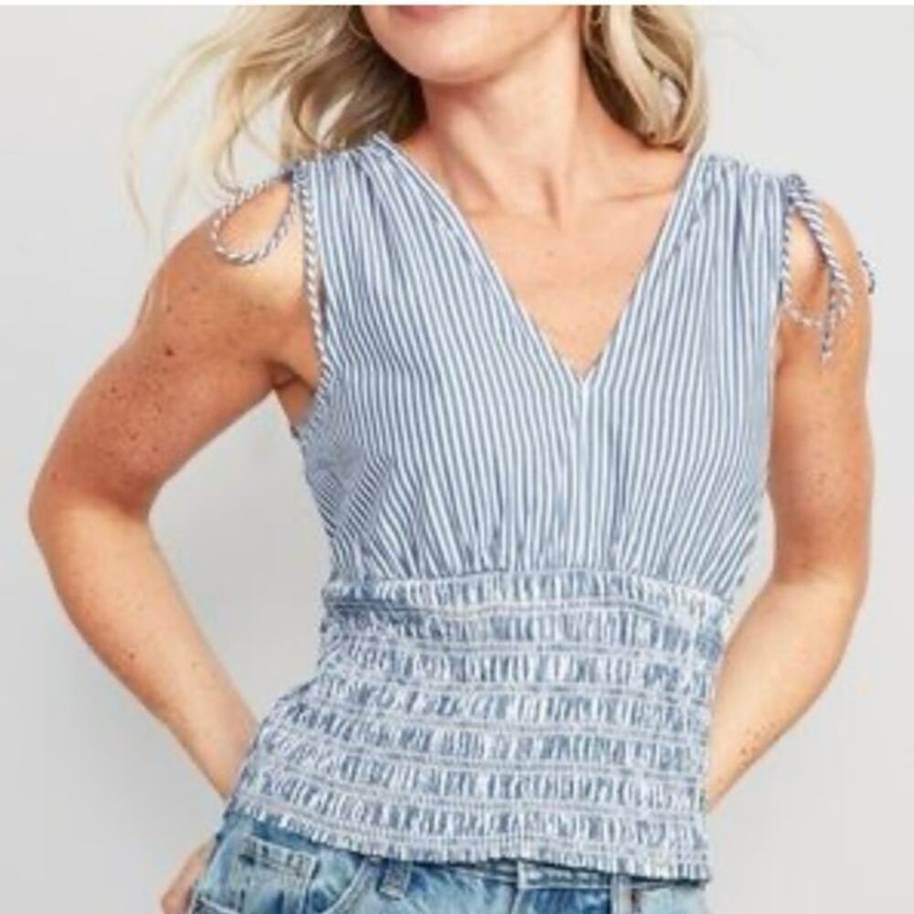 Old Navy Blue White Stripe Smocked V-Neck Cotton Coastal Summer TopM NWT
Coastal